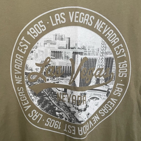 Men’s Large Las Vegas T-Shirt - Picture 3 of 3